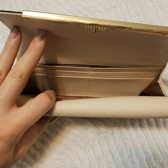 Beautiful Wallet - Picture 8 of 8